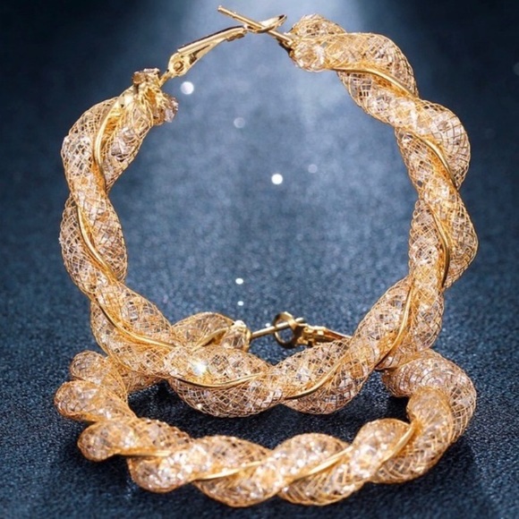 Jewelry - New 18K gold plated twist earrings